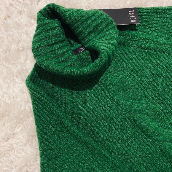 One Size Green Pullover Dress - Picture 4 of 4